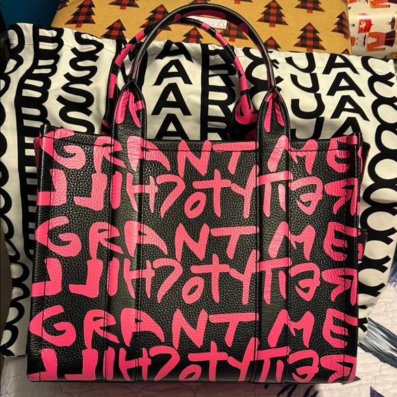 Marc Jacobs Black and Hot Pink Graffiti-Print The Tote Bag - Picture 3 of 8